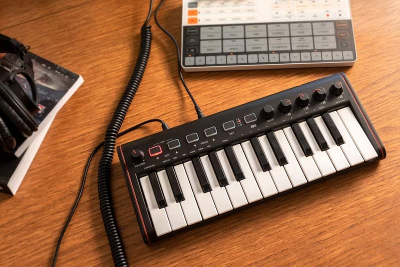 IK Multimedia iRig Keys 2 Mini portable keyboard MIDI controller with 25 velocity-sensitive synth-action mini keys and headphone output, for iPhone, iPad, Mac, PC, Android - Image 5
